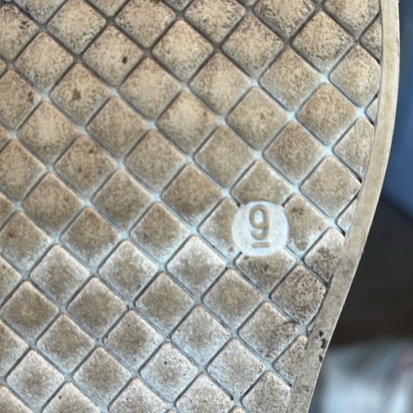 Women’s cream heeled boots. Good condition. Size 9. - Picture 3 of 4